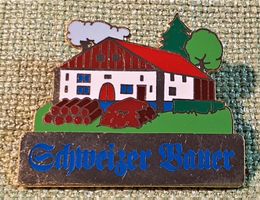 O127 - Pin Haus Schweizer Bauer / Baum Holz Jurahaus