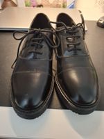 Schnürschuhe