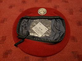 Barett der Fest.Br.13 , Gr. 60 / , auch andere Gr. Neuwertig