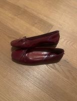 Burgundy red ballet flats / ballerinas