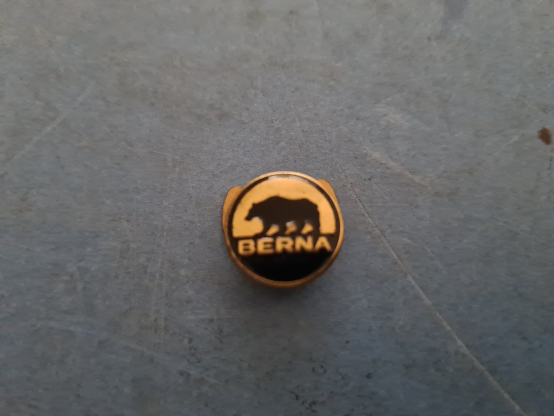 Placchette & Badge: BERNA  BADGE  VINTAGE  COLLECTION – Usato da Bellevue venduto da BURGOLMANIA