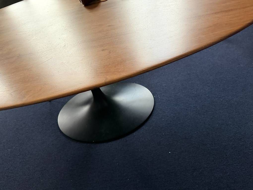 Tavoli: Saarinen Tisch Oval Wallnuss – Usato da Zürich venduto da sts001 2