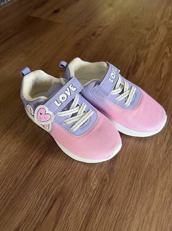 Schuhe für Mädchen: Kinder Turnschuh leicht mit Stitch – Gebraucht aus Stüsslingen von 8-Sunny-8