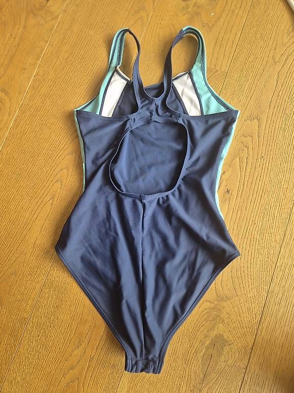 Costumi da bagno & Bikini: Badeanzug Kangaroos Gr. 176 – Usato da Bülach venduto da Best-Touchdown 1