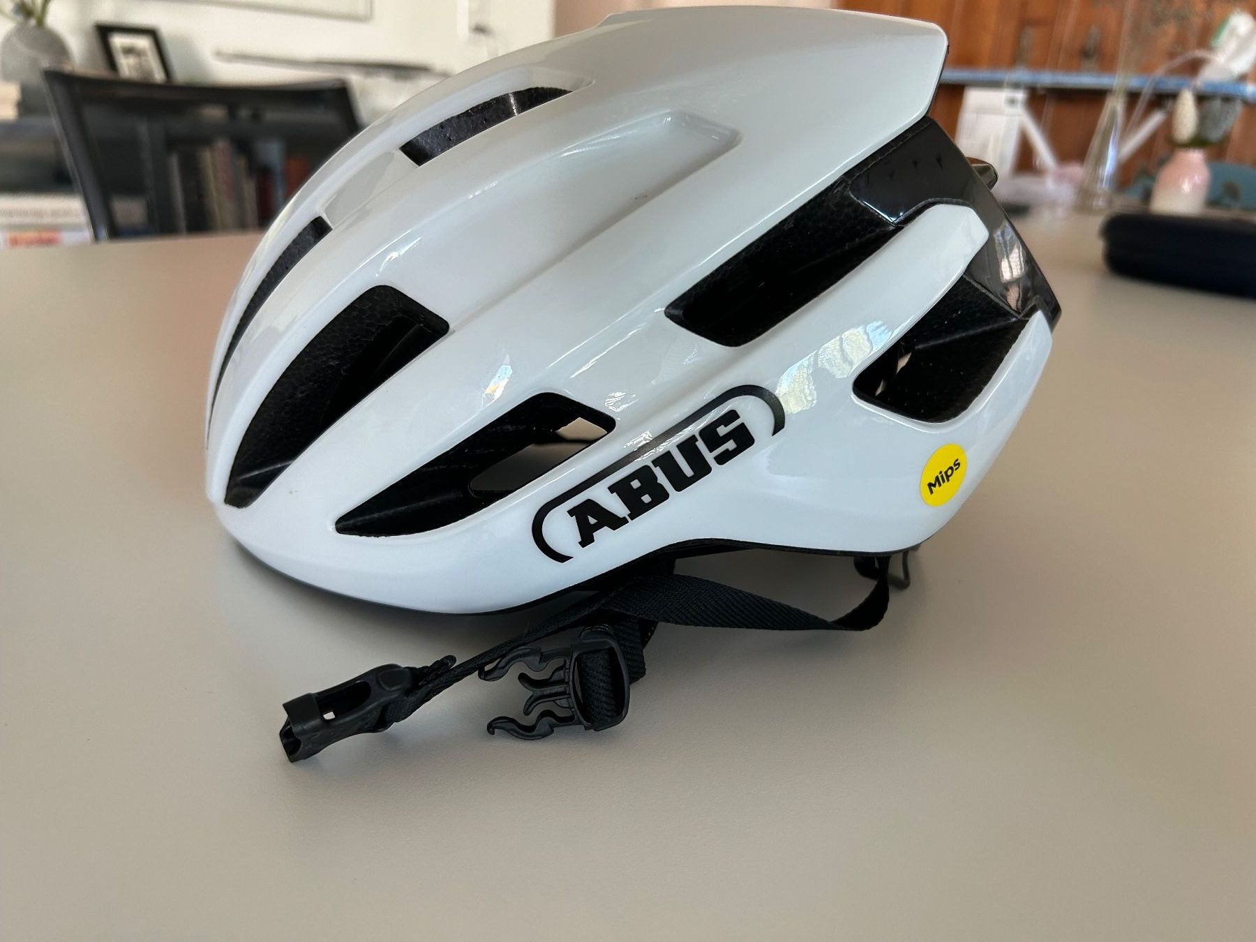 Abus Caschi: ABUS PowerDome  MIPS (54cm-58cm) - Rennradhelm – Usato da Zürich venduto da lea_z59v
