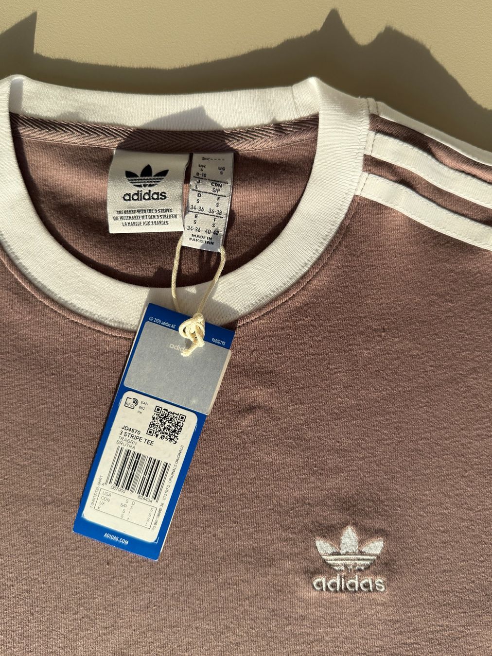 Adidas T-shirt: Adidas - 3 Stripe Tee - T-Shirt / S – Nuovo (secondo la descrizione) da Basel venduto da Mezze 1