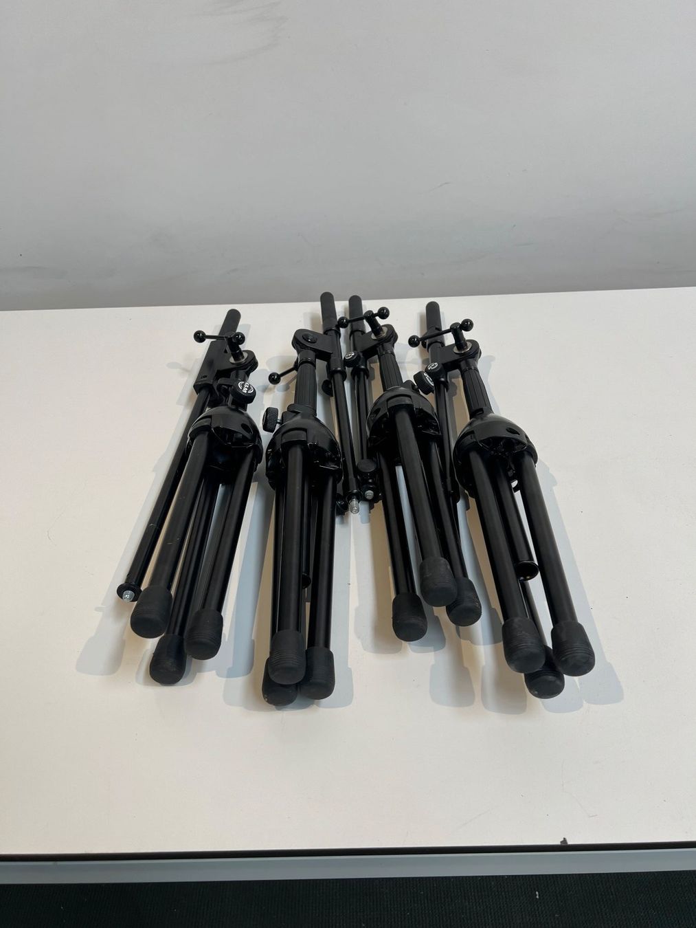 Supports pour instruments & partitions: 021 Posten 4x K&M Mikrofonstativ – D'occasion à Wangen an der Aare par TBYN 8