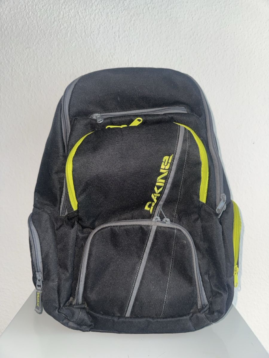 Dakine Rucksäcke: Dakine Surf-Rucksack Wet/Dry – Gebraucht aus Basel von GTB.Fa