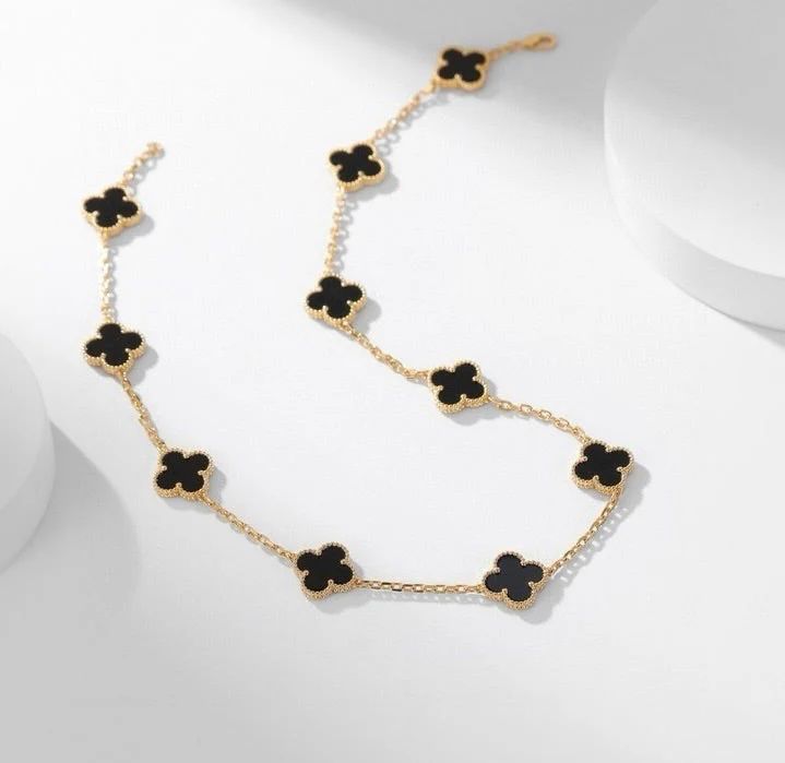 Colliers: Collier Alhambra, noir, plaqué or – Neuf avec emballage d'origine à St-Maurice par Sandrinette123