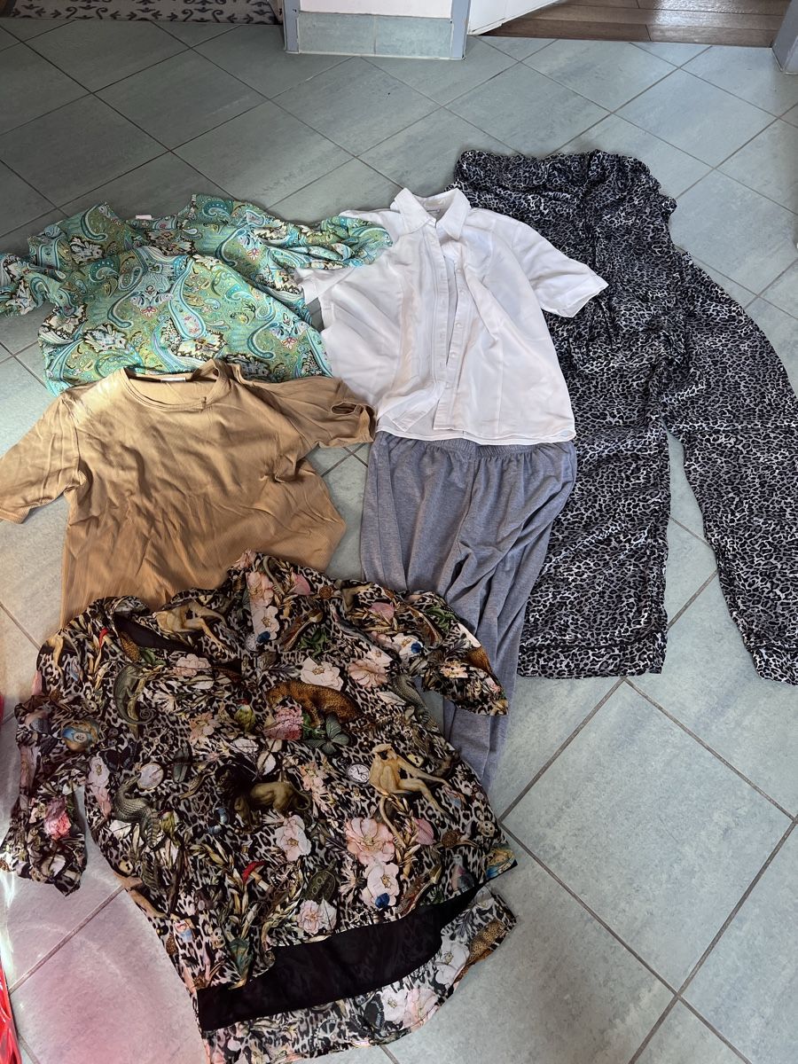 Lotti di vestiti: Top Kleiderpaket Gr 40-42 – Usato da Steckborn venduto da Holiday66 2