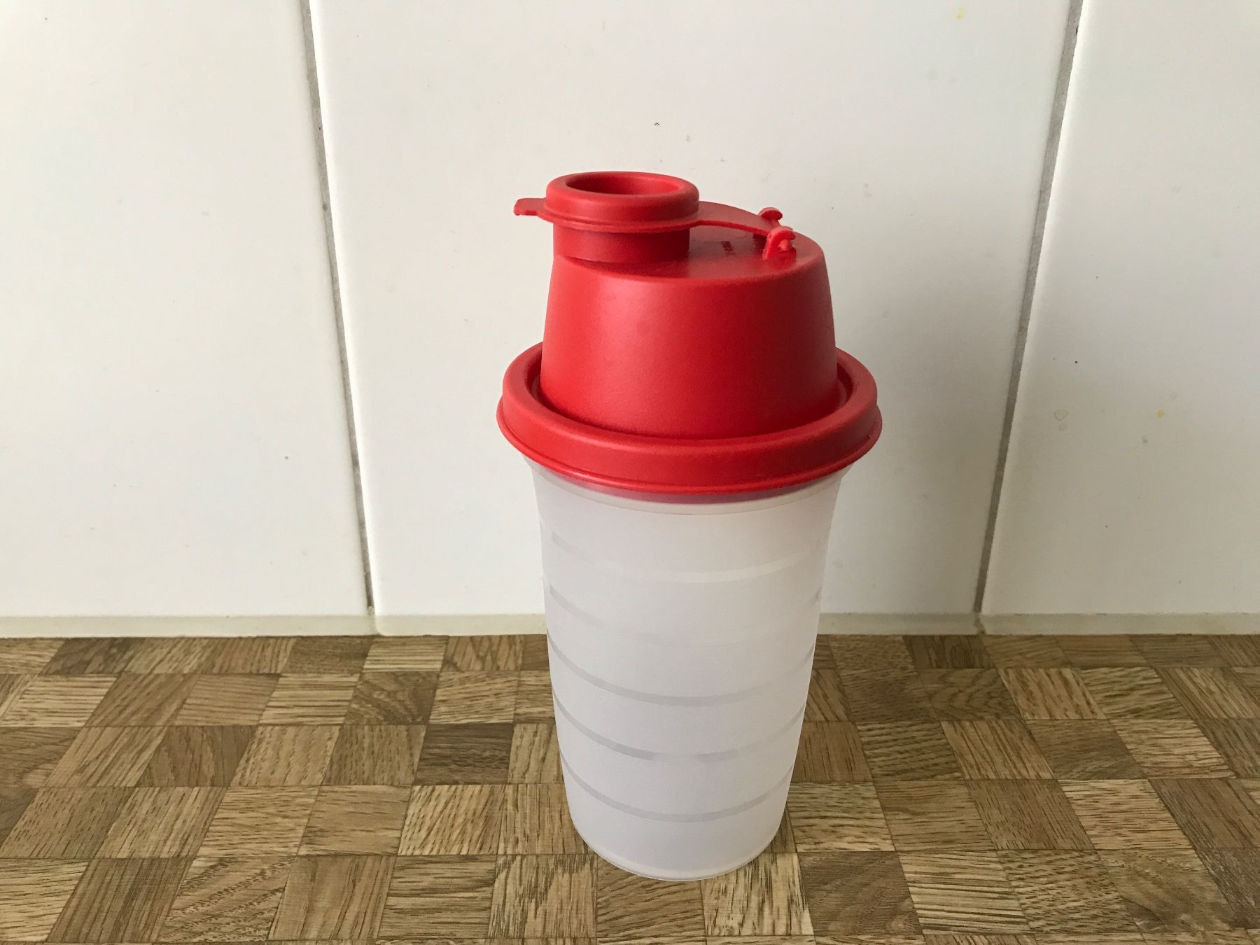Tupperware Contenitori & Simili: Tupperware Shaker – Usato da Birmensdorf ZH venduto da Hilhan