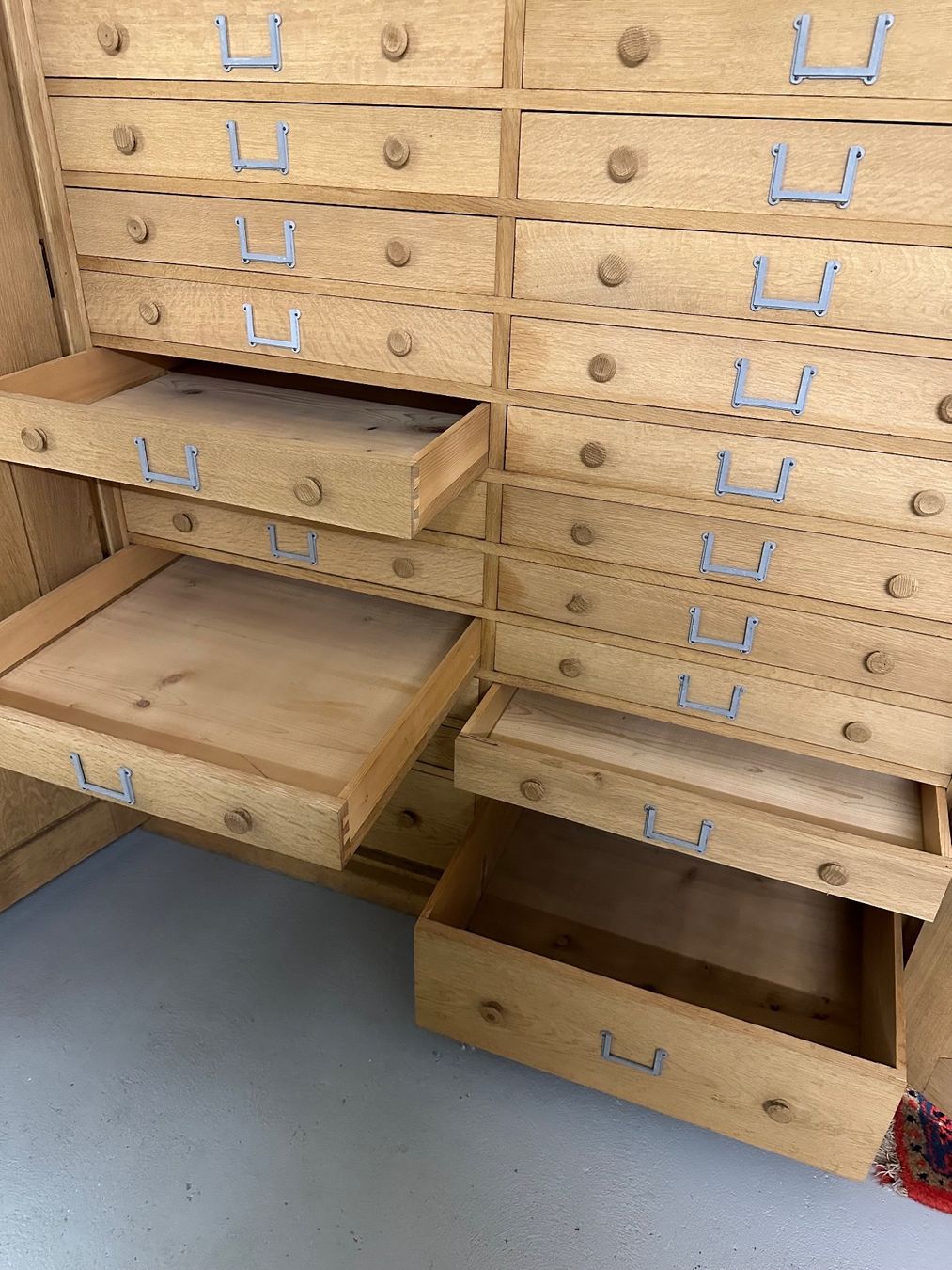 Armadi: Apothekerschrank restauriert Eiche natur – Usato da Birrwil venduto da Rothys72 2