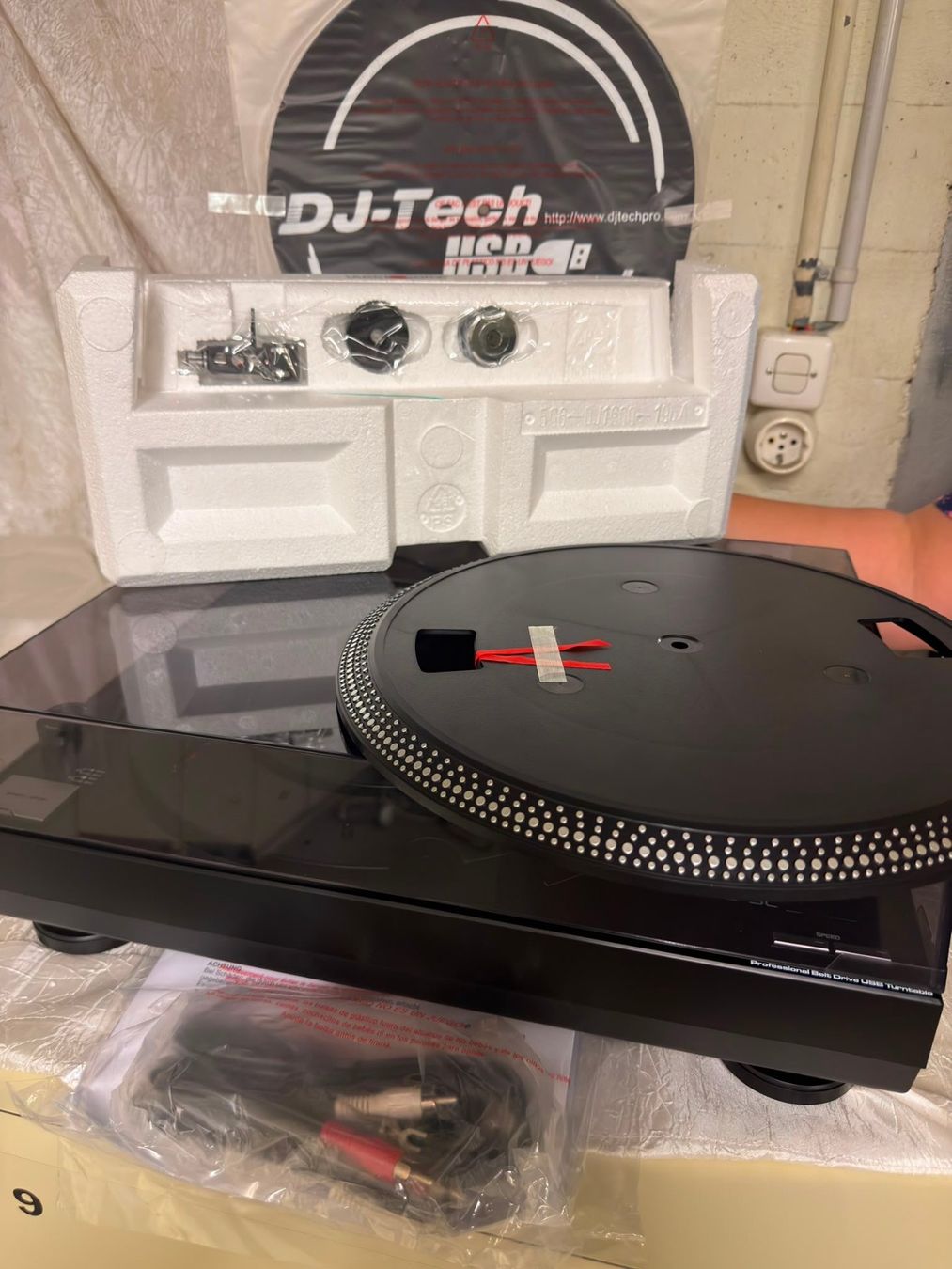 Dj-Tech Tourne-disques: DJ-Tech Vinyl USB S G Plattenspieler mit USB – Neuf (Voir description) à Schlieren par Stadtammannamt_8952