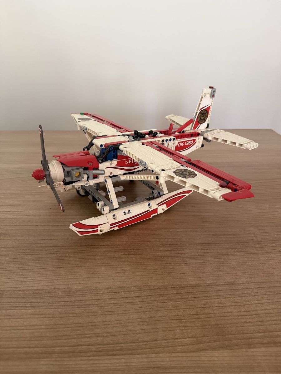 Lego Kit di costruzioni: Lego Technic Löschflugzeug – Usato da Luzern venduto da Sbalu1984 1
