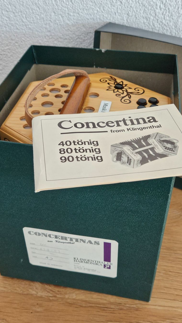 Strumenti musicali: Klingentaler Bandoneon A/D-Dur – Nuovo (secondo la descrizione) da Niederhasli venduto da GipfelimWinde