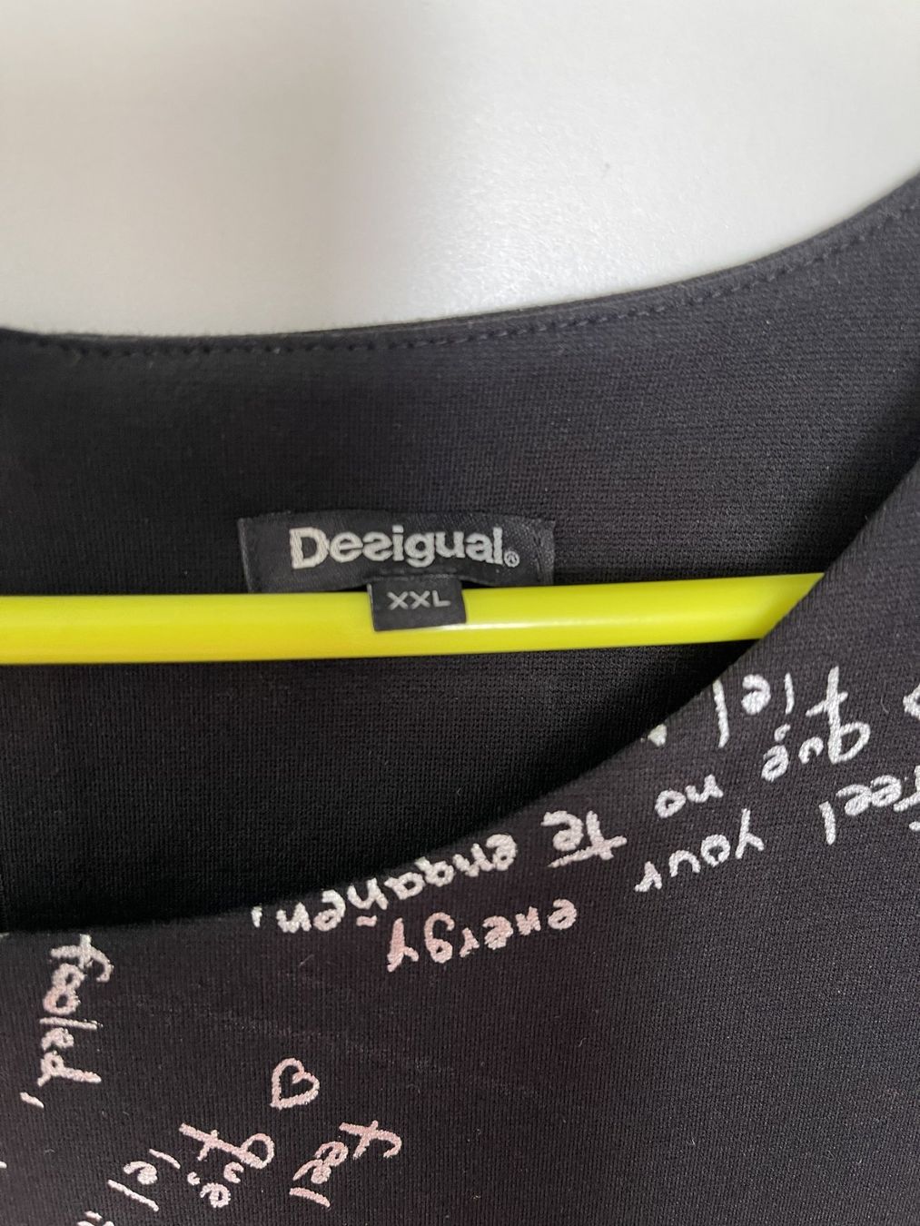Desigual Kleider: Desigual Etuikleid schwarz gemustert – Gebraucht aus Steffisburg von sonjam2012 1