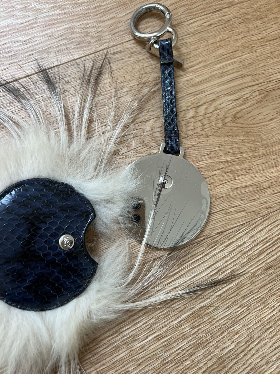 Fendi Portachiavi: FENDI Charm/Porte-clés rare Neuf! – Nuovo e nell'imballaggio originale da Lutry venduto da roxypoxy 5