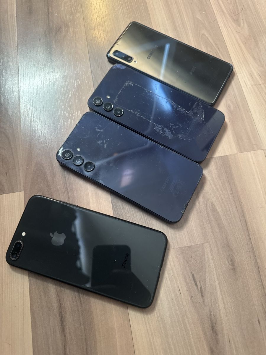 Telefoni cellulari / Smartphones: Lot de téléphones  – Difettoso da Biel/Bienne venduto da Baol1 1
