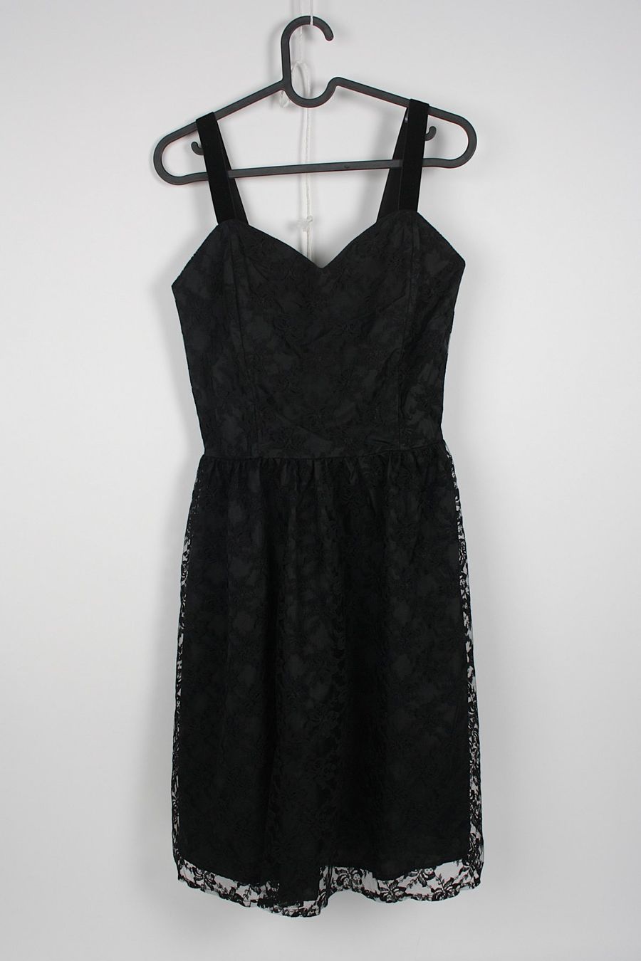 Kleider: Schwarzes Spitzenkleid – Gebraucht aus Zollikofen von Restwert_Zollikofen 4