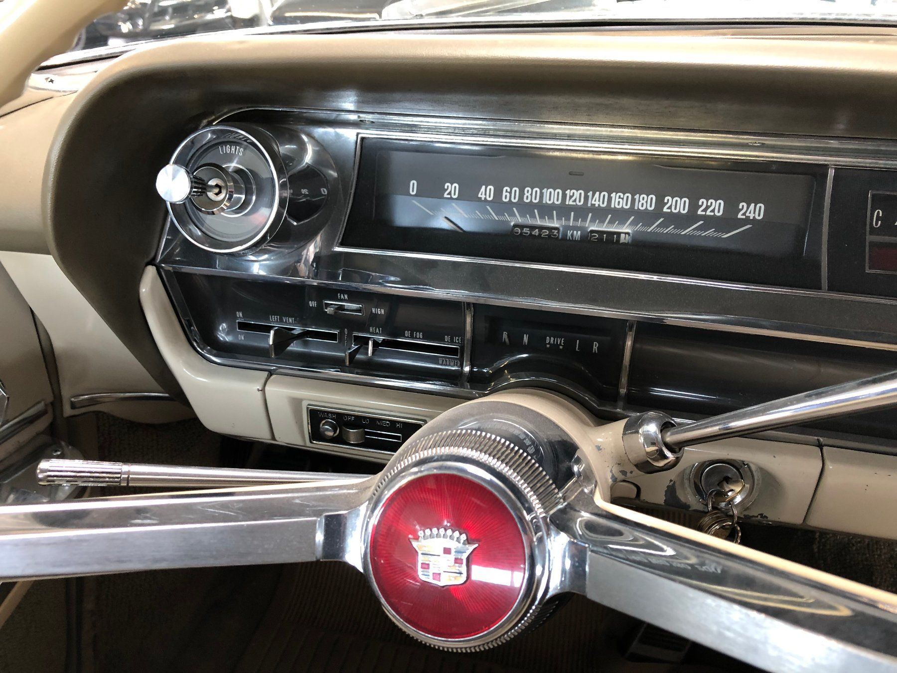 Cadillac Automobili: CADILLAC DEVILLE COUPE 6.4-V8 – Usato da Gampelen venduto da Steuer0 9