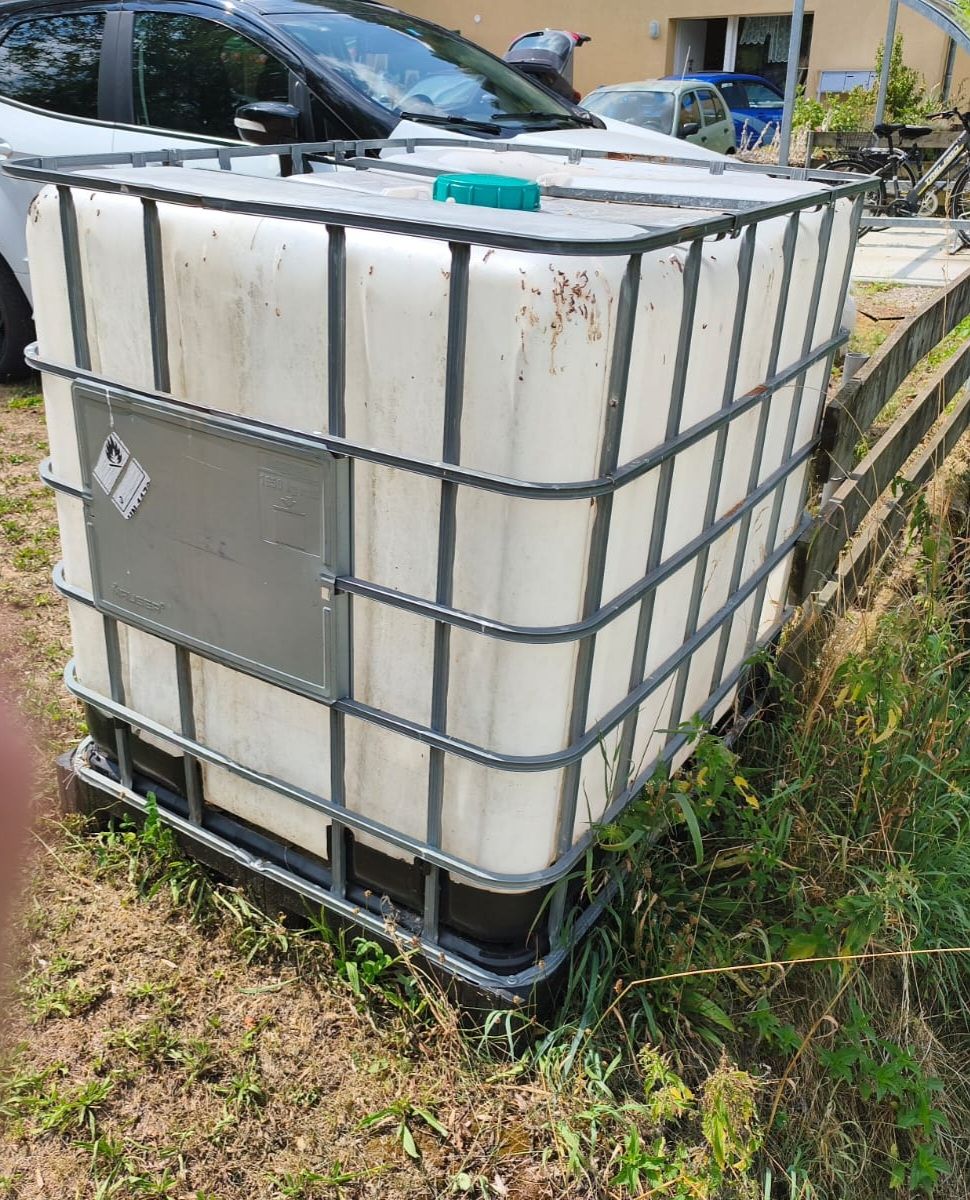 Conteneurs de construction: IBC Container 1000L gebraucht – D'occasion à Oeschenbach par wid_7yqd 1