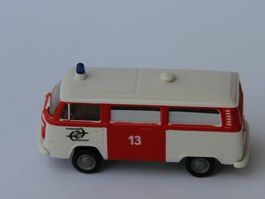 VW T2, Krankenwagen Flughafenfeuerwehr Düsseldorf,Brekina,HO