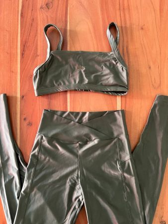bmood Fitness Set Khaki/Olive  Gr. S (Etikette M/L)