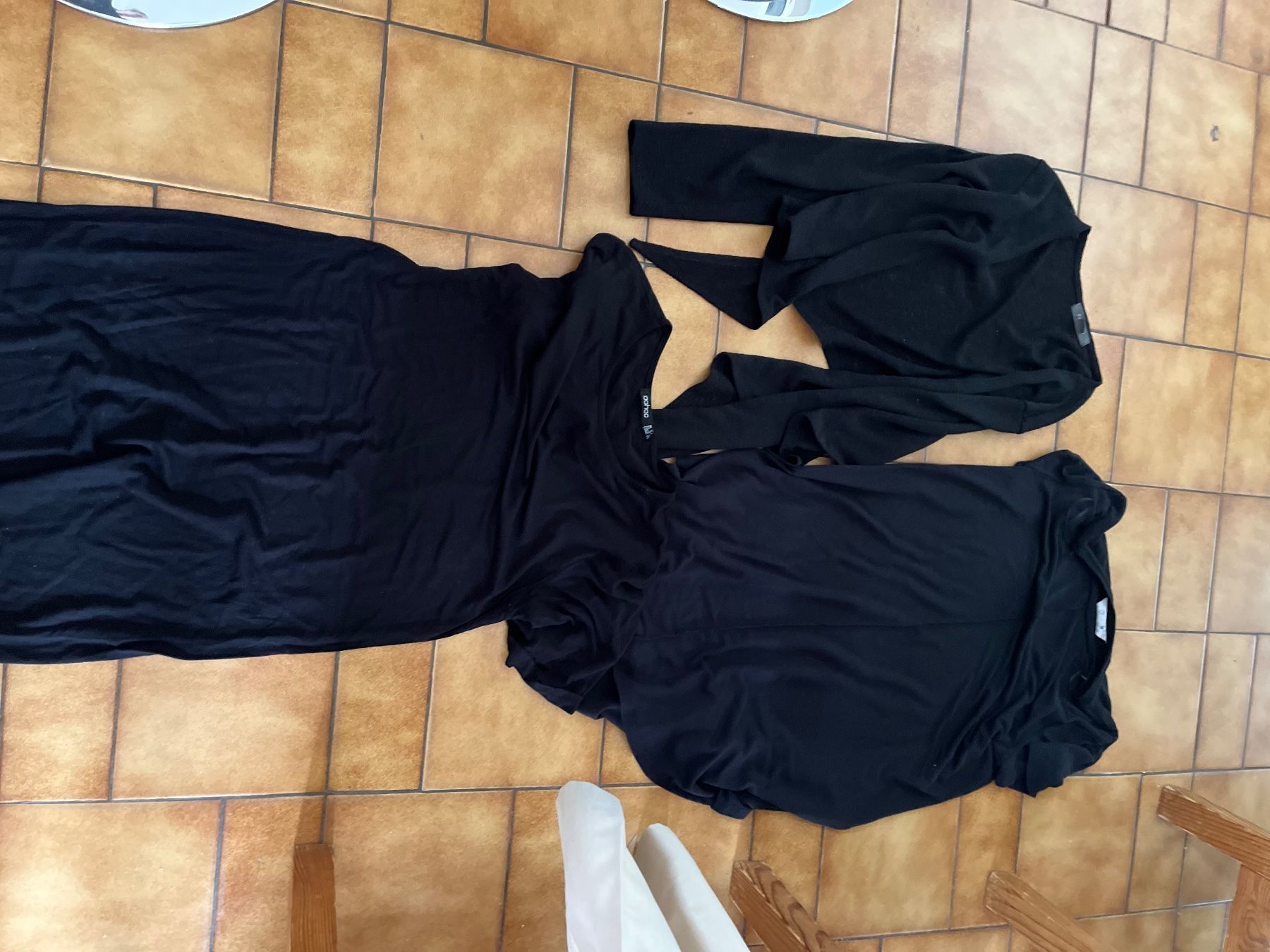 Lotti & Set di vestiti: Lot 11 habits Taille M – Usato da Veyrier venduto da kimedovapa 3