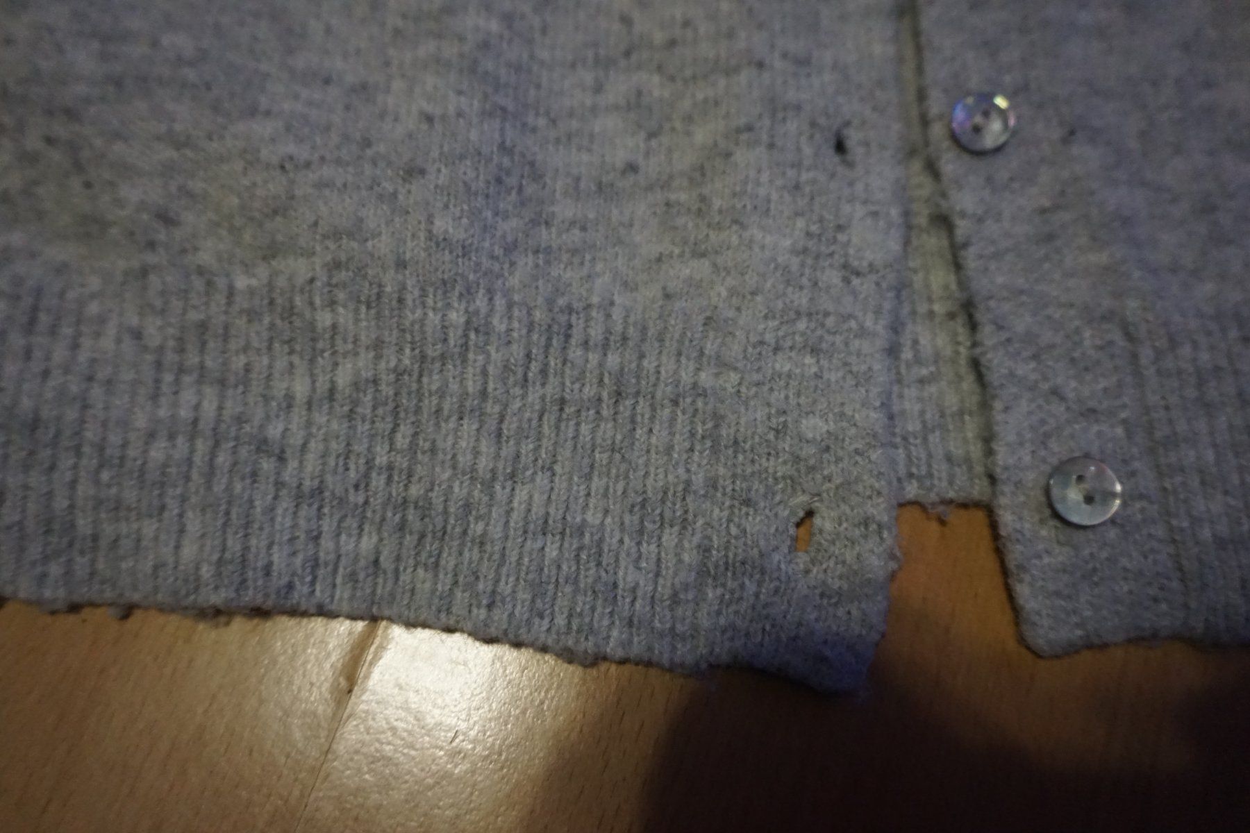 Jacken: Hellgraue Strickjacke, ca. Grösse M – Gebraucht aus Zürich von einalemjena 2