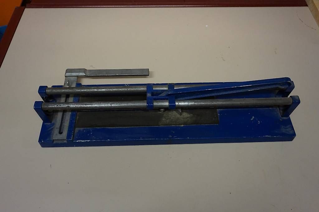Tous les outils: Platten /Fliessenschneider – D'occasion à Meinisberg par Faithles1
