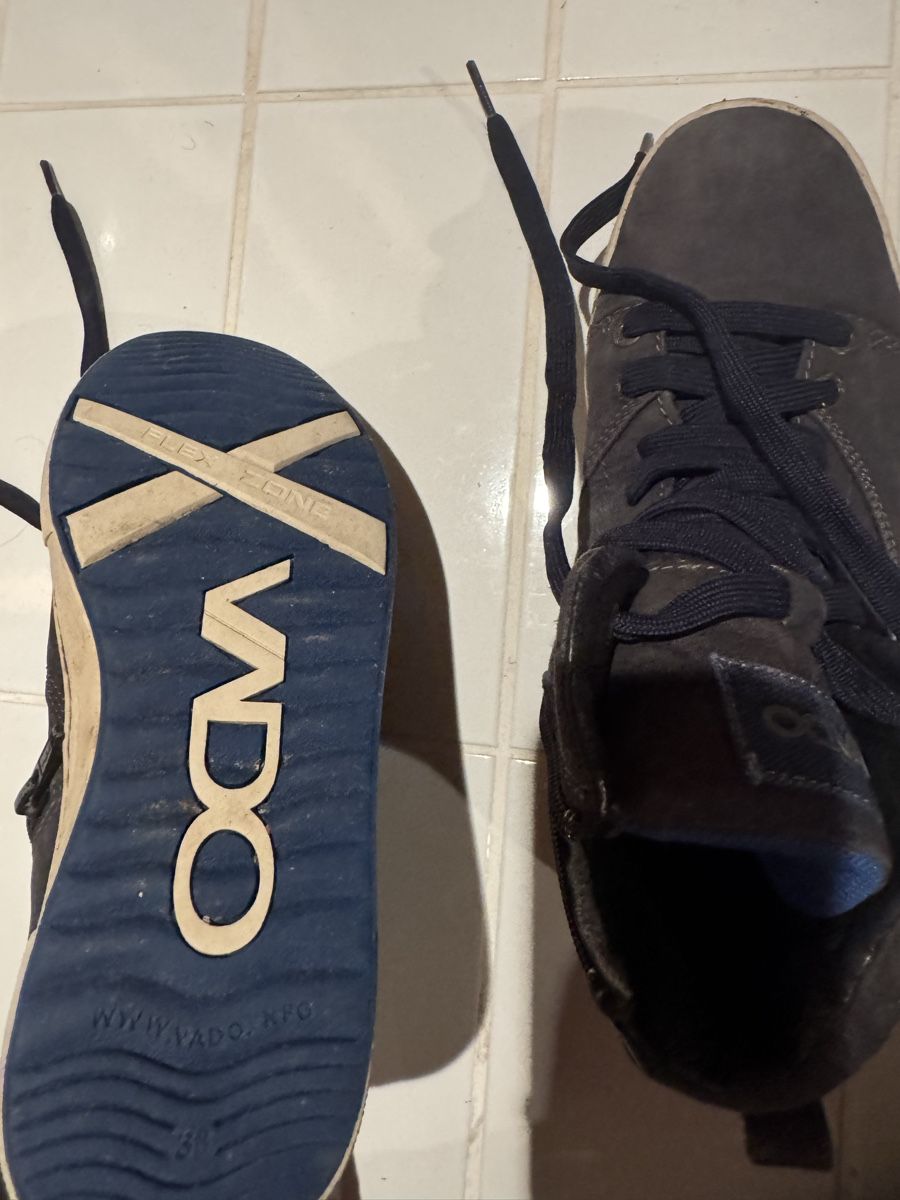 Scarpe per ragazzi: Alltags Schuhe Grösse 38 – Usato da Ebmatingen venduto da F.Bullet 3