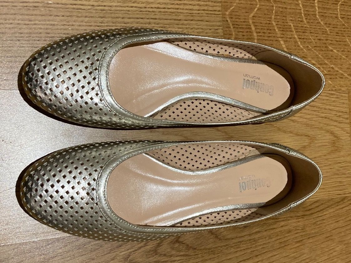 Scarpe da donna: silbrige Ballerinas Gr. 38 – Usato da Stallikon venduto da dotka07