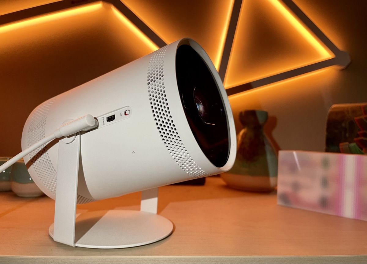 Samsung Videoprojektoren: Samsung Freestyle 2nd Edition – Gebraucht aus Grächen von jon_6v9h