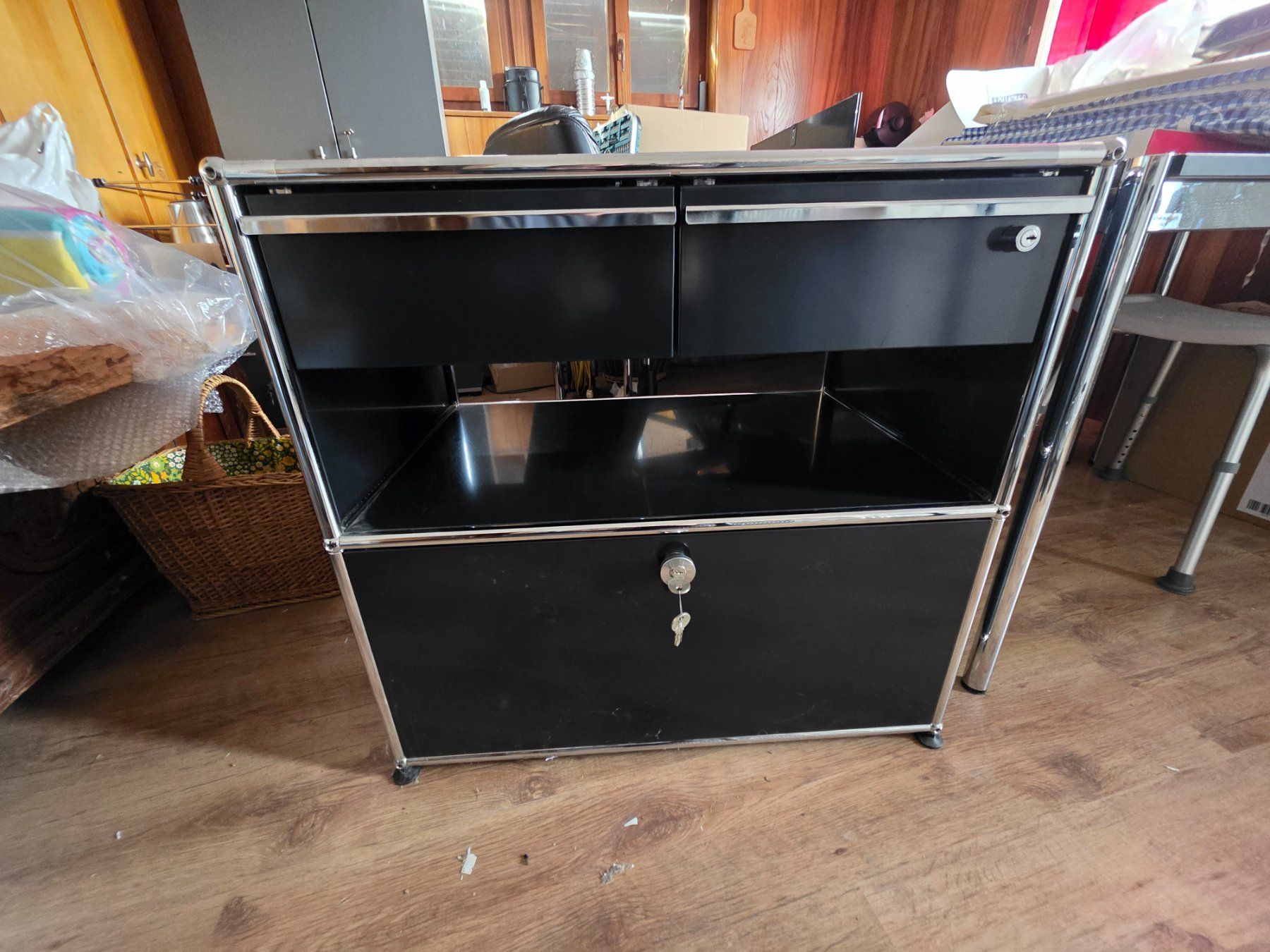 USM Cassettiere: Meuble sideboard USM Dossiers suspendus – Usato da Basse-Nendaz venduto da Valbroarch