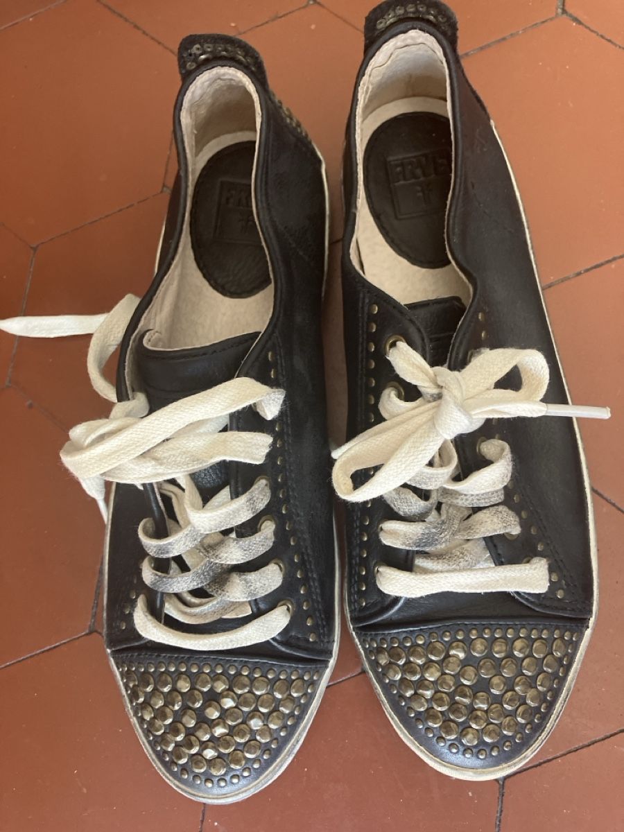 Damenschuhe: Frye Lederschuh mit Nieten Gr 37 – Gebraucht aus Zürich von Dsire