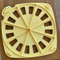 Tupperware Happy Snack Croissant Maker Gelb Top Zustand!