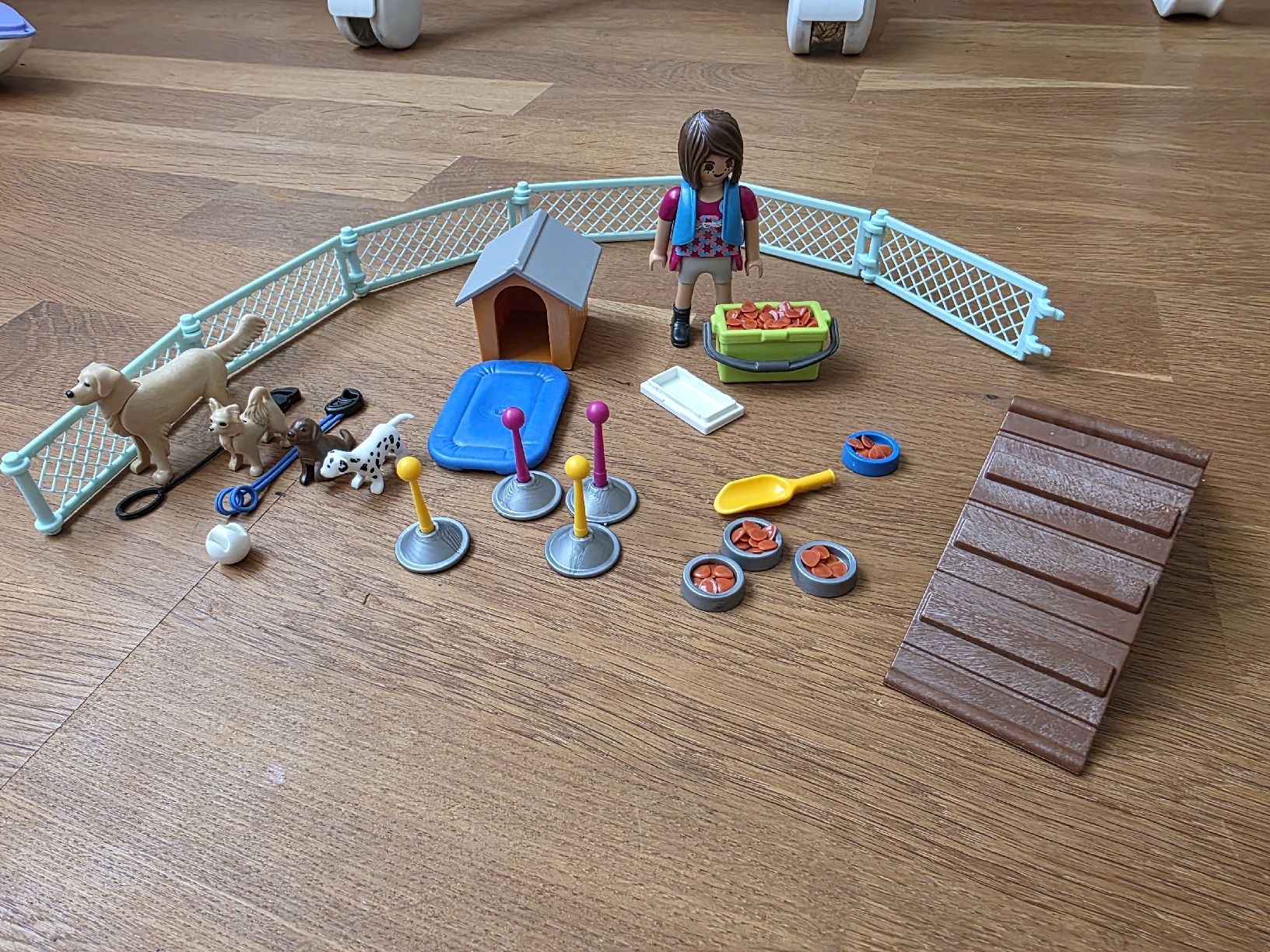 Playmobil Spielzeuge: Playmobil Hundetrainerin 70676 – Neu (gemäss Beschreibung) aus Vaduz von Noiram