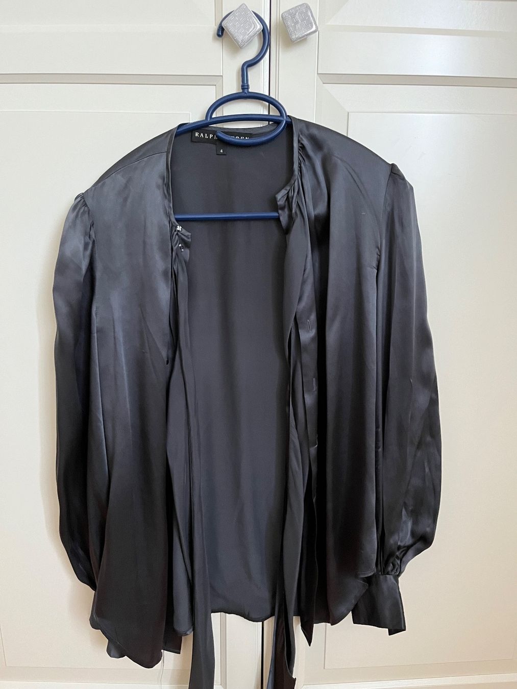 Ralph Lauren Chemisiers: Ralph Lauren Seiden Bluse mit schleife – Neuf (Voir description) à Zürich par burcak01 1