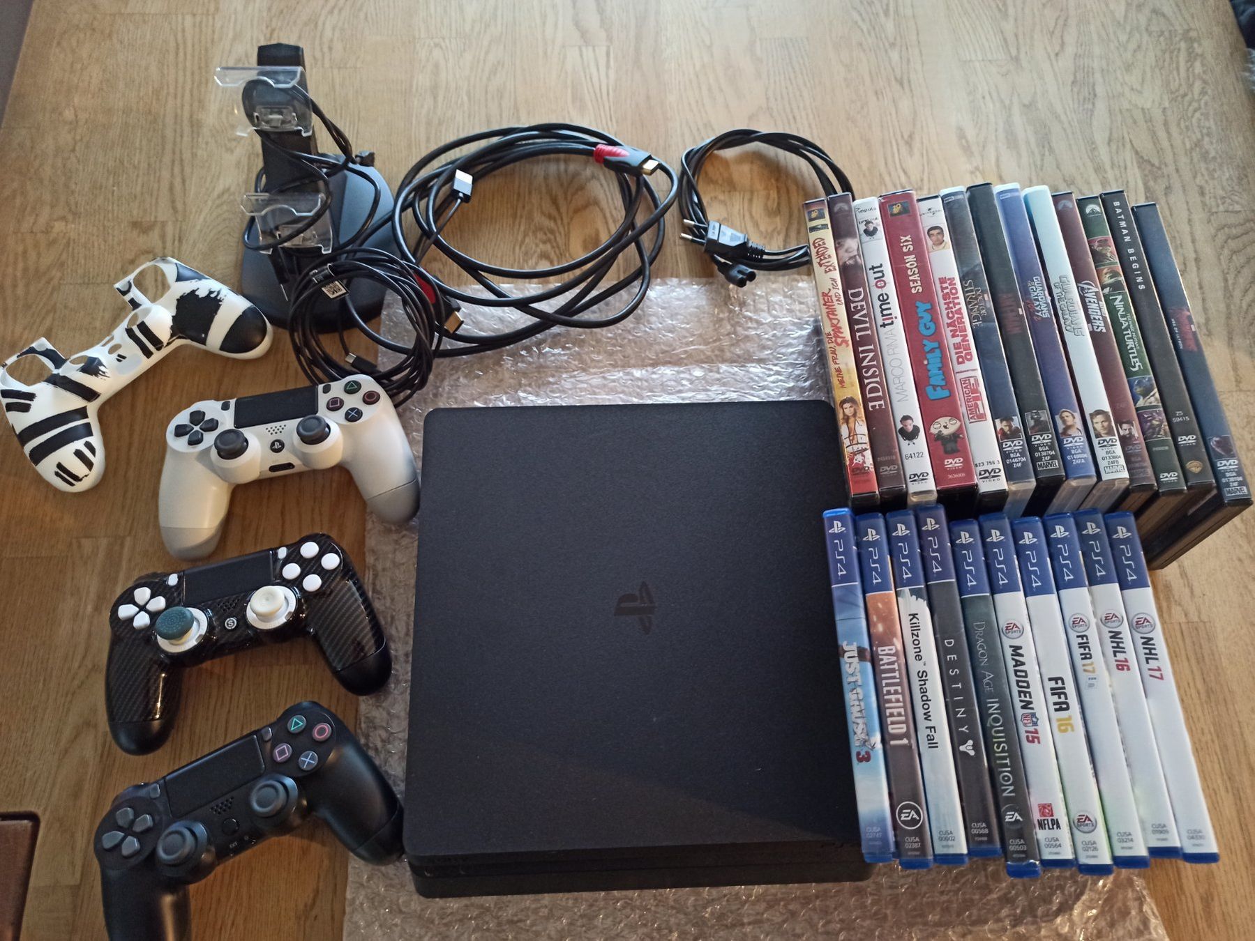 Sony Console: Sony PlayStation 4 PS4 Slim  / Controller / Spiele usw. – Usato da Oberweningen venduto da mar_87mx 1