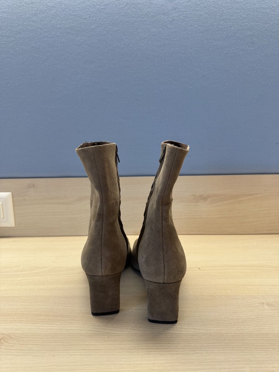 Zara Scarpe da donna: Zara boots 40 – Usato da Clarens venduto da Ian_calvin 1