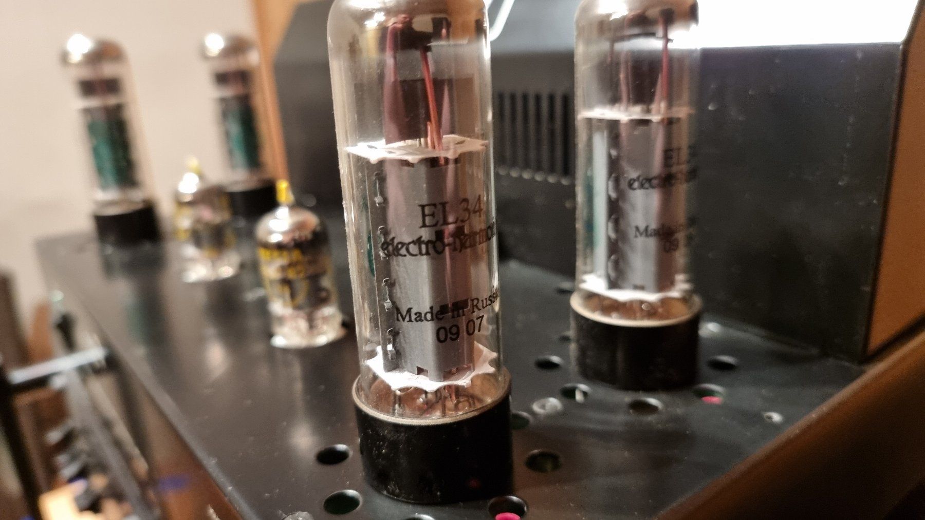 Amplificatori: Dynavox VR70-2 Röhren Endstufe mit EL34 – Usato da Schöfflisdorf venduto da Silvervintage.CH 5