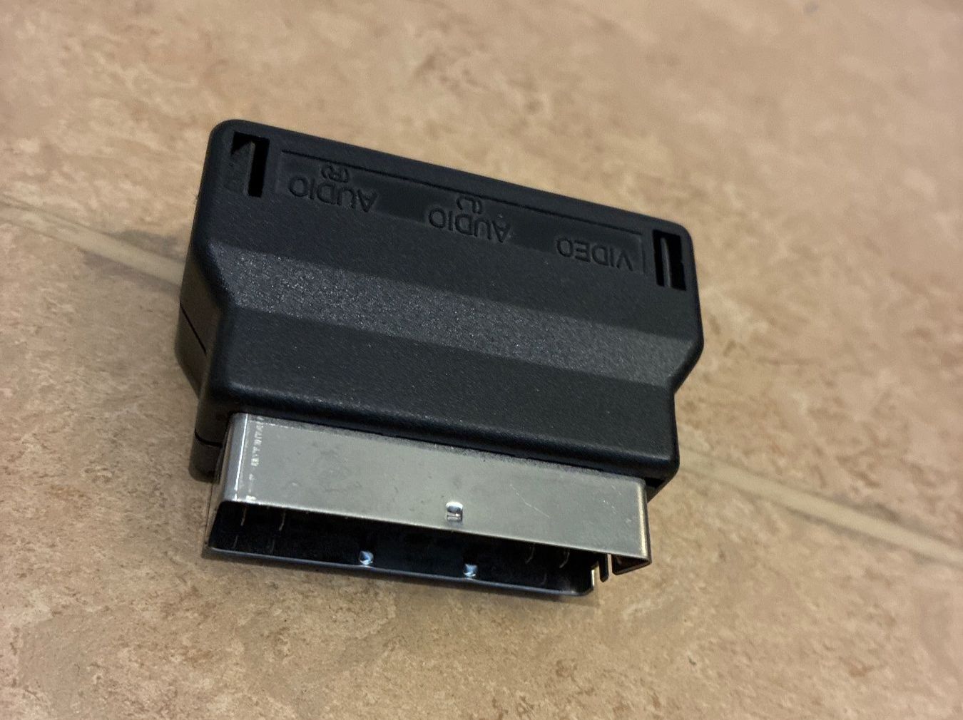 Laufwerke & Adapter: SCART Adapter auf Cinch Video Audio – Gebraucht aus Guntershausen von Gloominati 1
