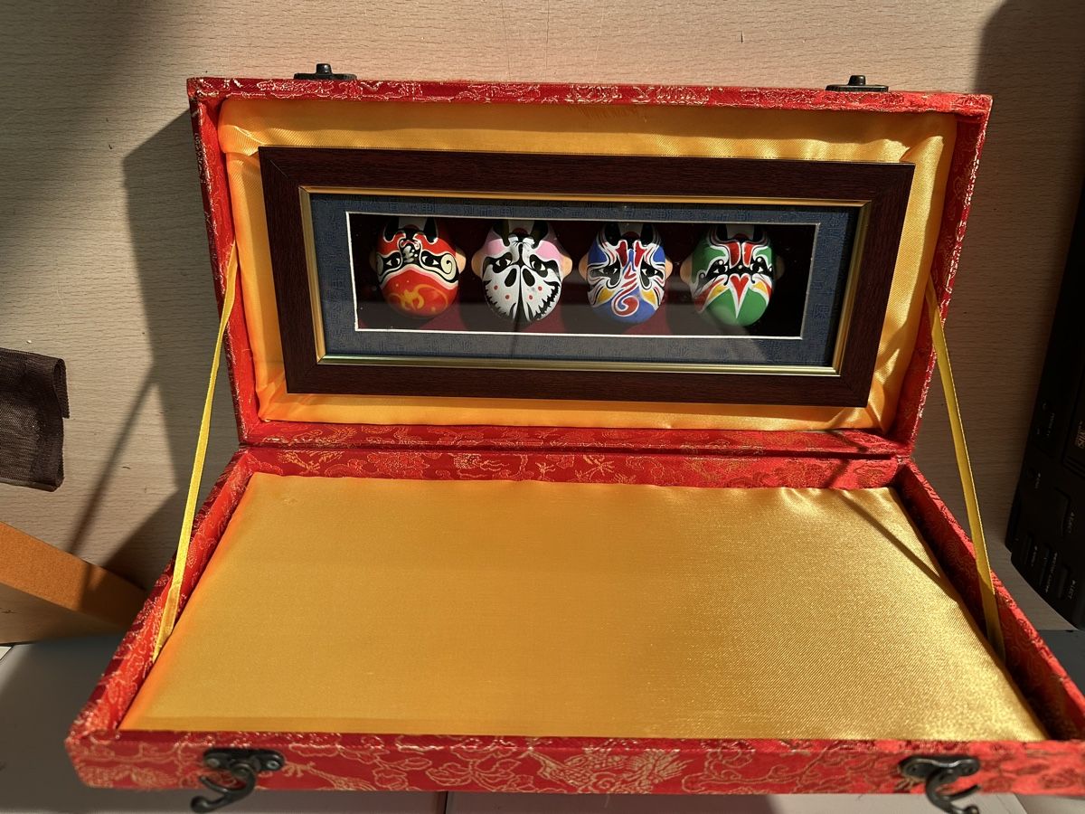 Tutte le decorazioni: 4 Masques d'opéra chinois peints à la main. – Usato da Lausanne venduto da artnouveau04 1