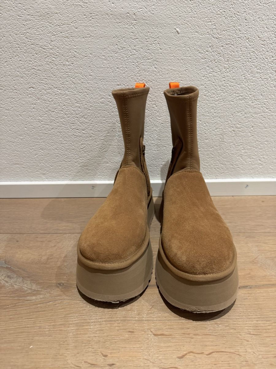 Ugg Damenschuhe: UGG Classic Dipper – Neu (gemäss Beschreibung) aus Ennetbürgen von Jacqueline98 2