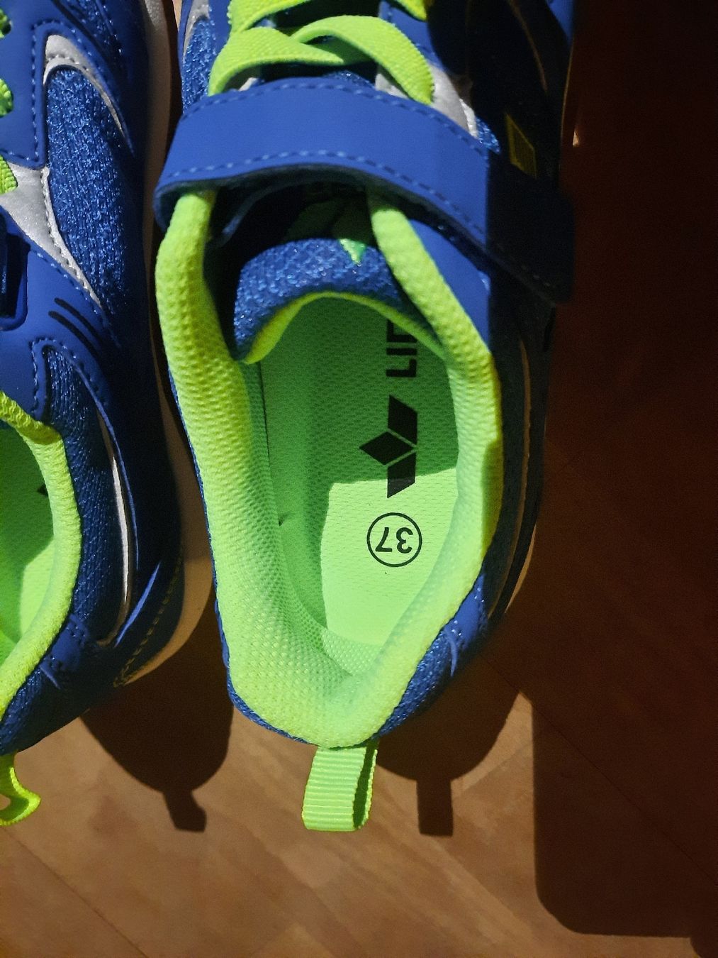 Scarpe per ragazzi: Hallenschuhe 37 neu – Nuovo (secondo la descrizione) da Lamboing venduto da Oakhurst 1
