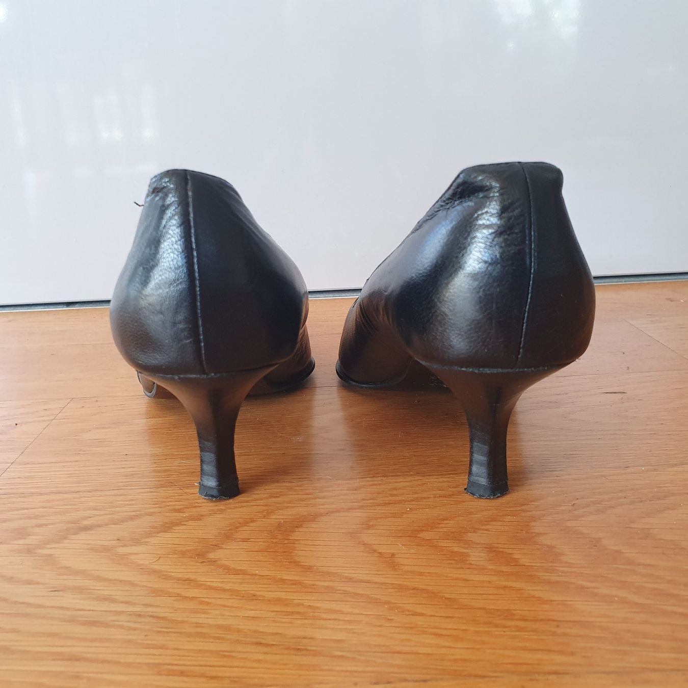 Scarpe da donna: Escarpins à talons en cuir- Bata- pointure 37 – Usato da boudry venduto da Let_20 2