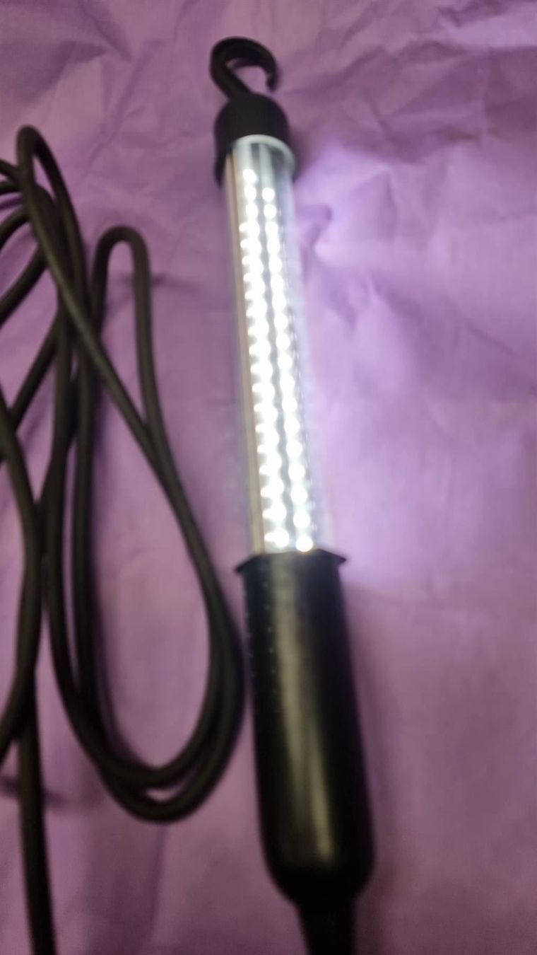 Lampade: LED Stableuchte schwarz 1x2,2 Watt 250 L – Nuovo e nell'imballaggio originale da Rebstein venduto da James-Dean