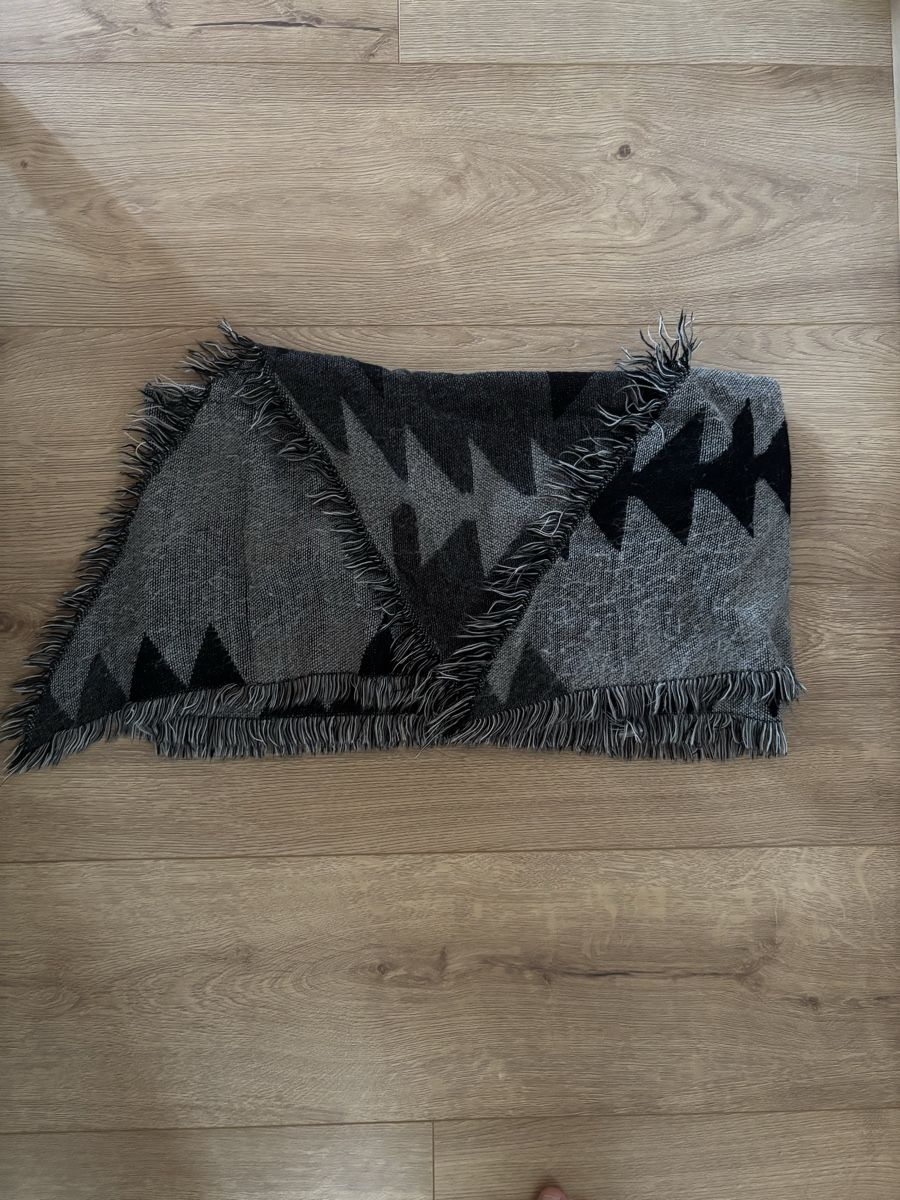 Foulard & Sciarpe: Écharpe grise – Usato da Grandvillard venduto da Elsa.Del