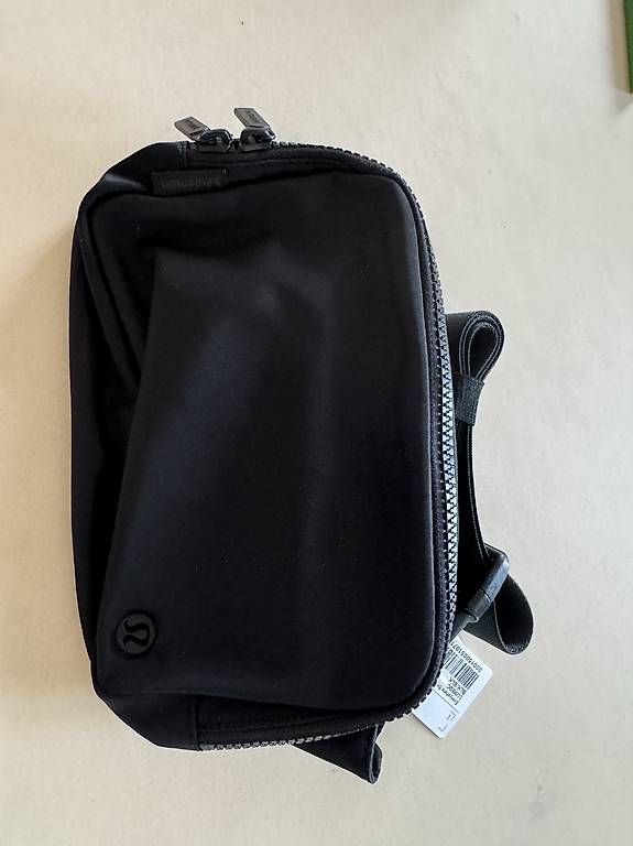 Lululemon Taschen: Lululemon Everywhere Belt Bag – Neu und originalverpackt aus Zürich von ter_k7kp 3
