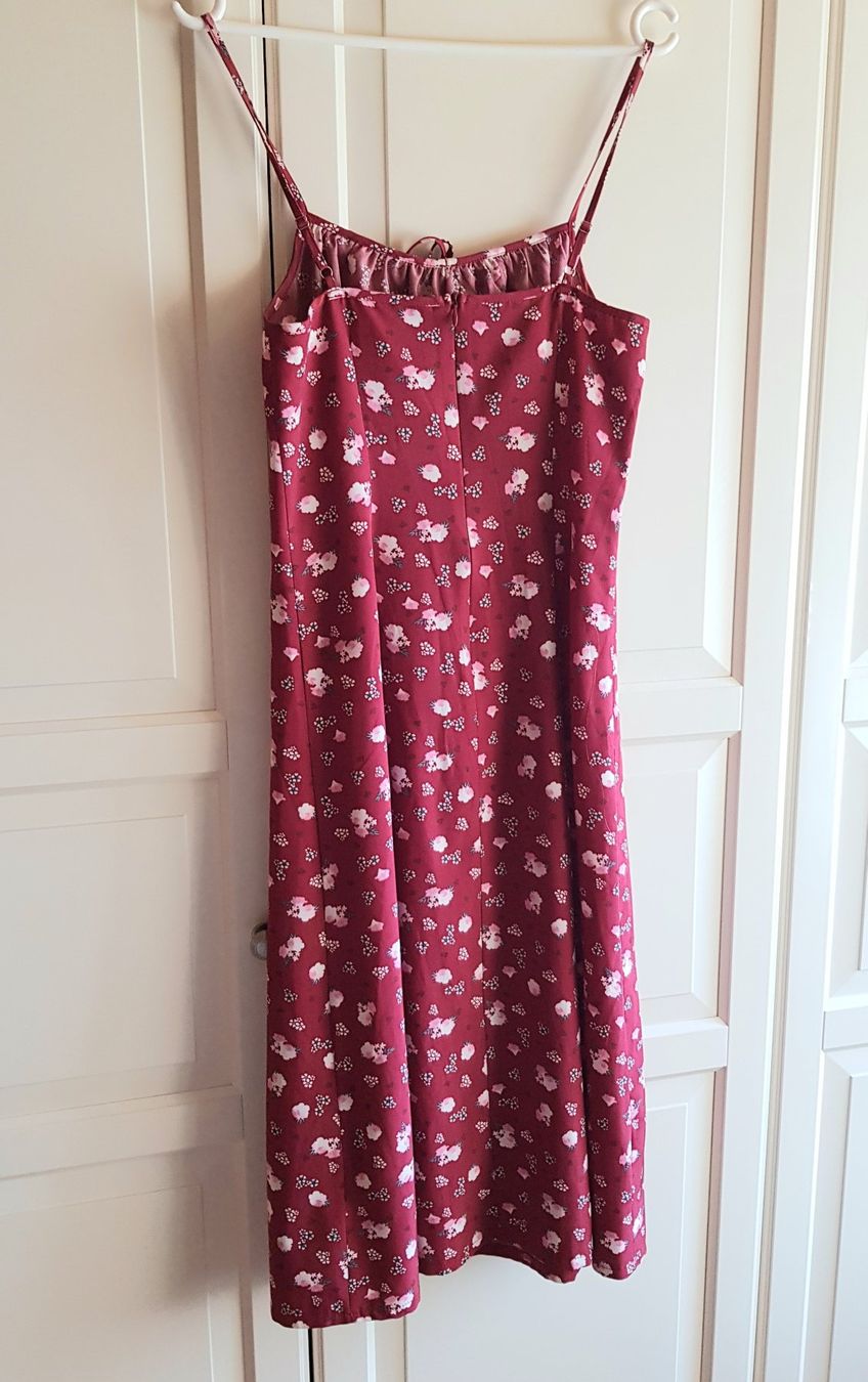 Robes: Leichtes Sommerkleid mit Blumen Gr 36 – D'occasion à Menznau par Valinor 3